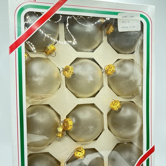 Vintage Box of 12 Pyramid Clear Frosted Ornaments Glass Balls Christmas USA - Picture 2 of 7